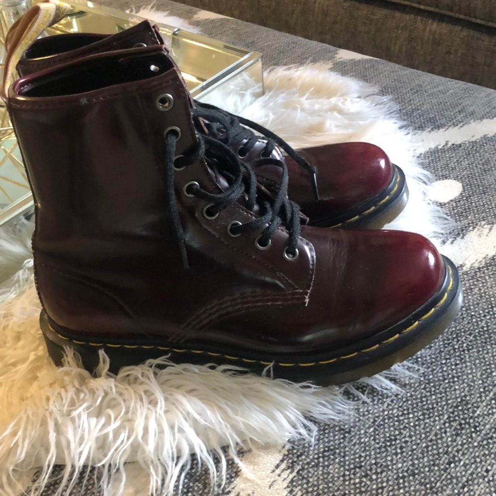 Dr. Martens Boots Cherry Red- Oxford Rub Off